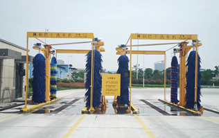 巴士、公交車用電腦洗車機(jī)，采用電腦控制，自動(dòng)化程度高